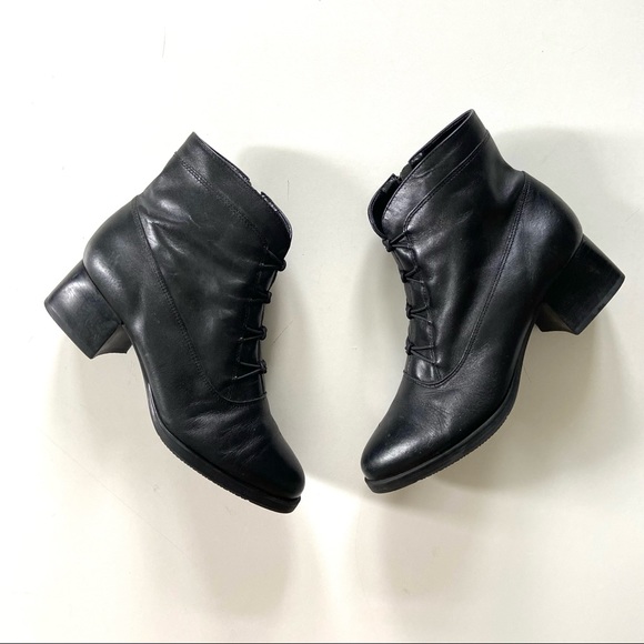 Vintage Boston Accent Granny Black Genuine Leather Lace-Up Heeled Ankle Boots - Picture 4 of 9